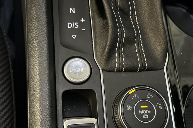 Certified 2022 Volkswagen Atlas Cross Sport SE AWD/4WD image 28