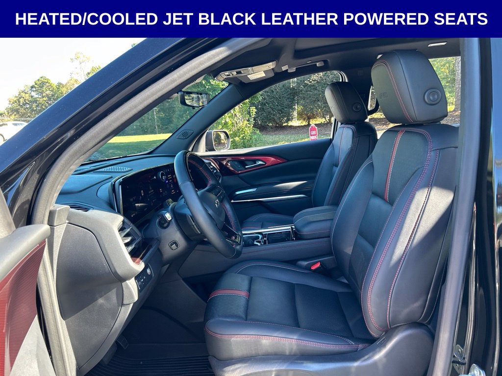 Used 2024 Chevrolet Traverse RS w/ LPO, Floor Liner Package FWD image 5