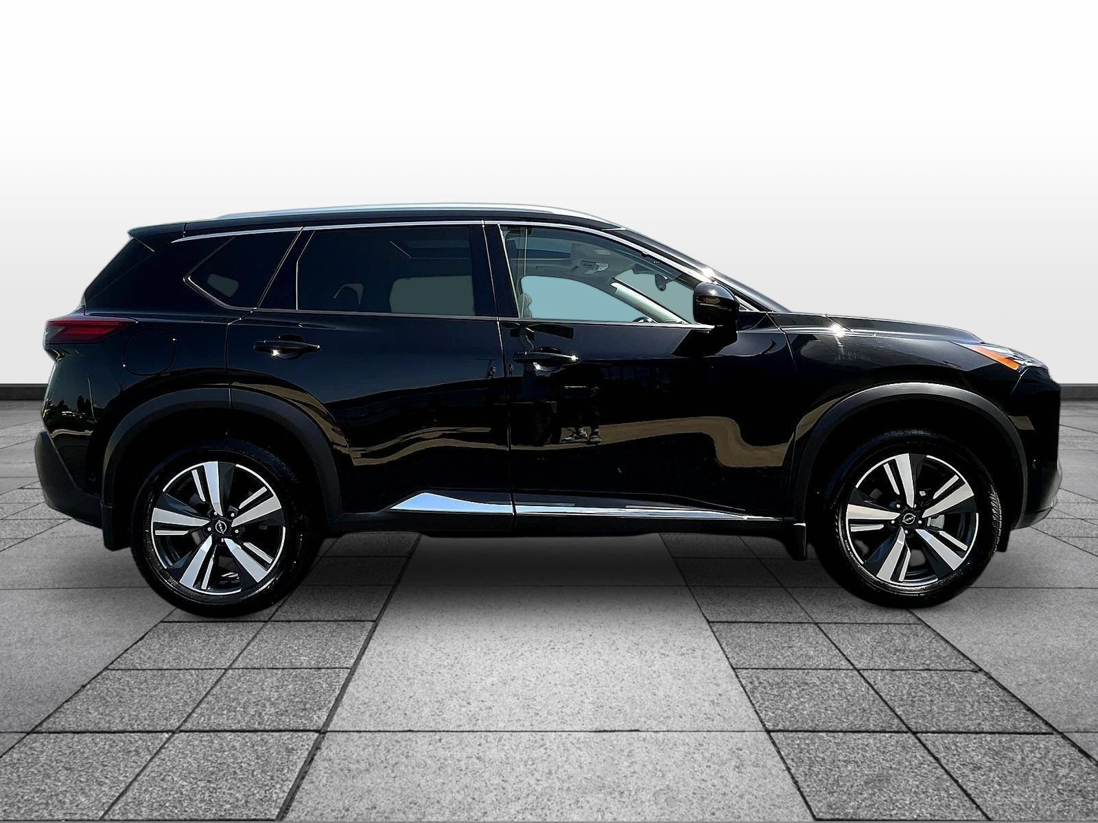 Certified 2023 Nissan Rogue SL w/ SL Premium Package AWD/4WD image 4