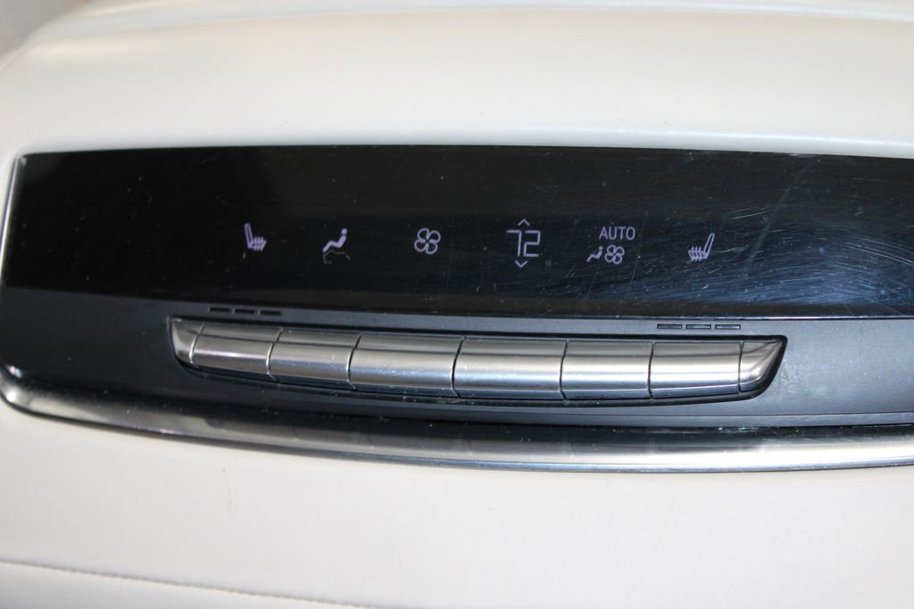 Used 2021 Cadillac Escalade Premium Luxury Platinum w/ Heavy-Duty Trailer Package image 37