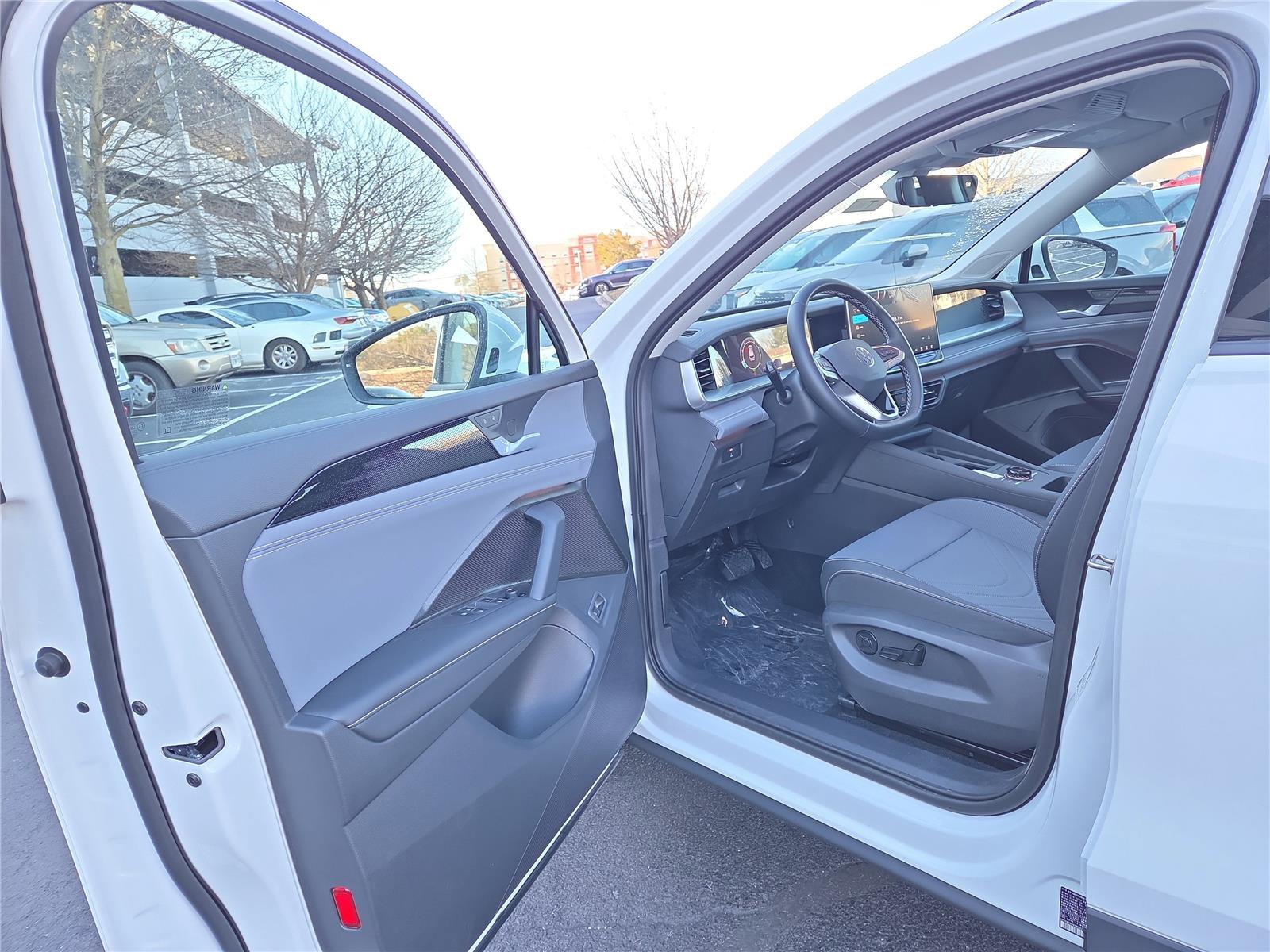 New 2026 Volkswagen Tiguan SE image 11