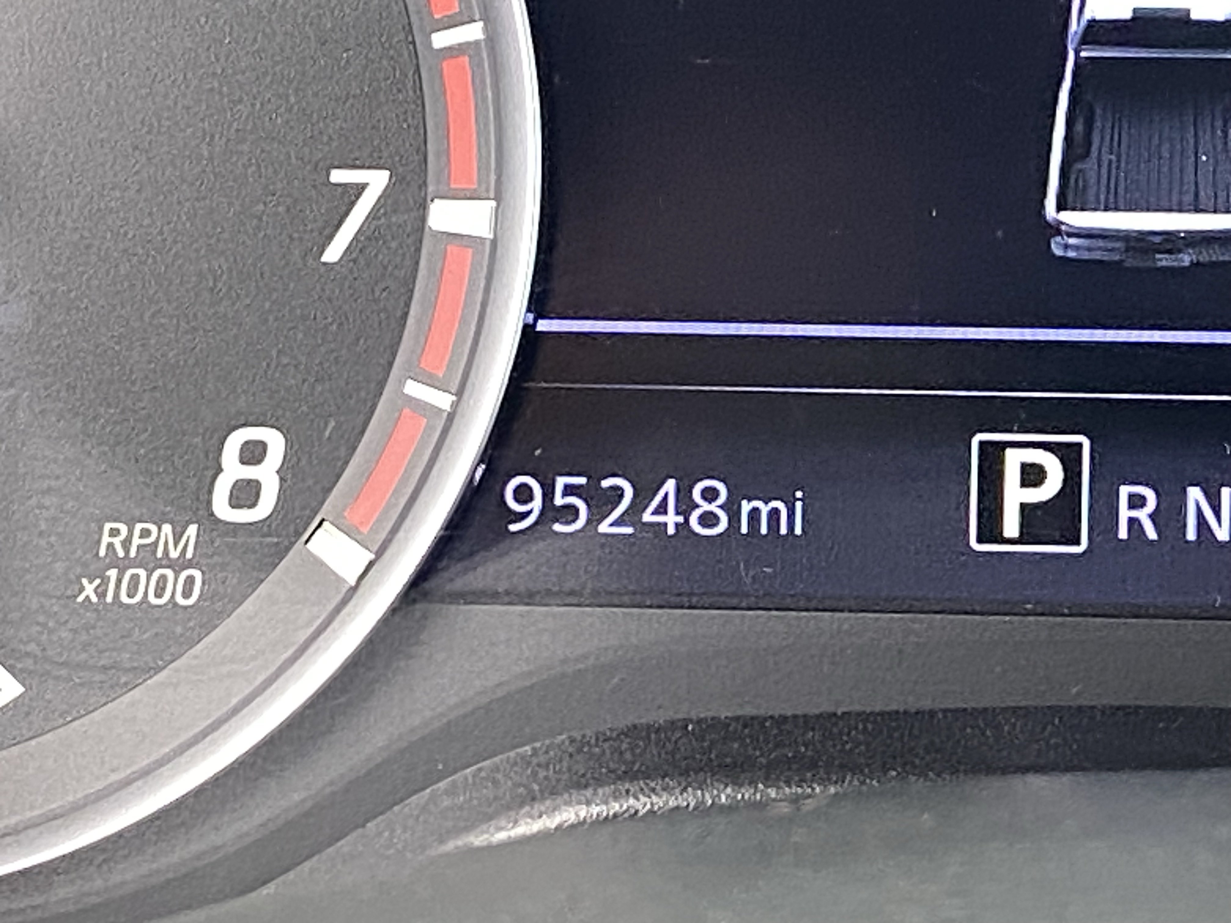 Used 2021 Nissan Titan SV w/ SV Convenience Package RWD image 30