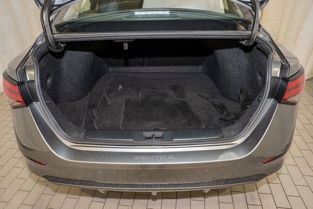 Used 2020 Nissan Sentra SV w/ Lighting Package image 5