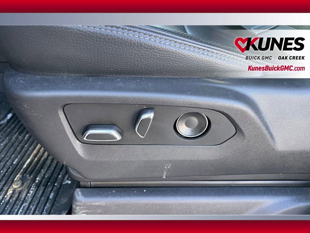 Used 2024 GMC Sierra 1500 AT4 w/ Technology Package image 9