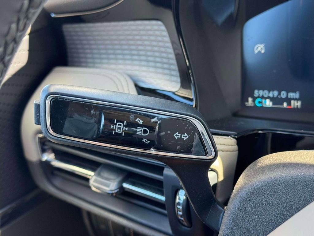 Used 2023 Lincoln Corsair AWD w/ Rear Removable Package Tray image 19