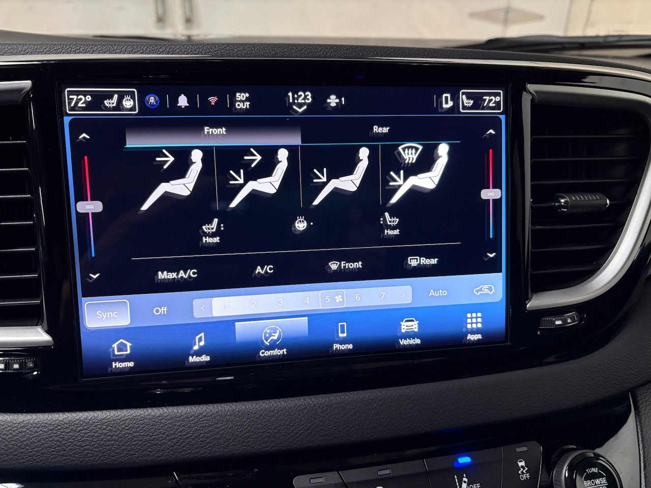 New 2026 Chrysler Voyager LX FWD image 18