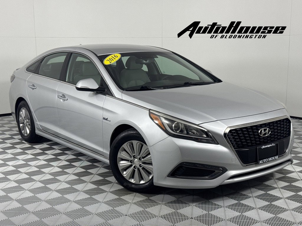 Used 2016 Hyundai Sonata SE image 1