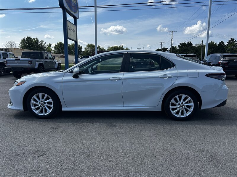 Used 2022 Toyota Camry LE w/ Carpet Mat Package (TMS) AWD/4WD image 6