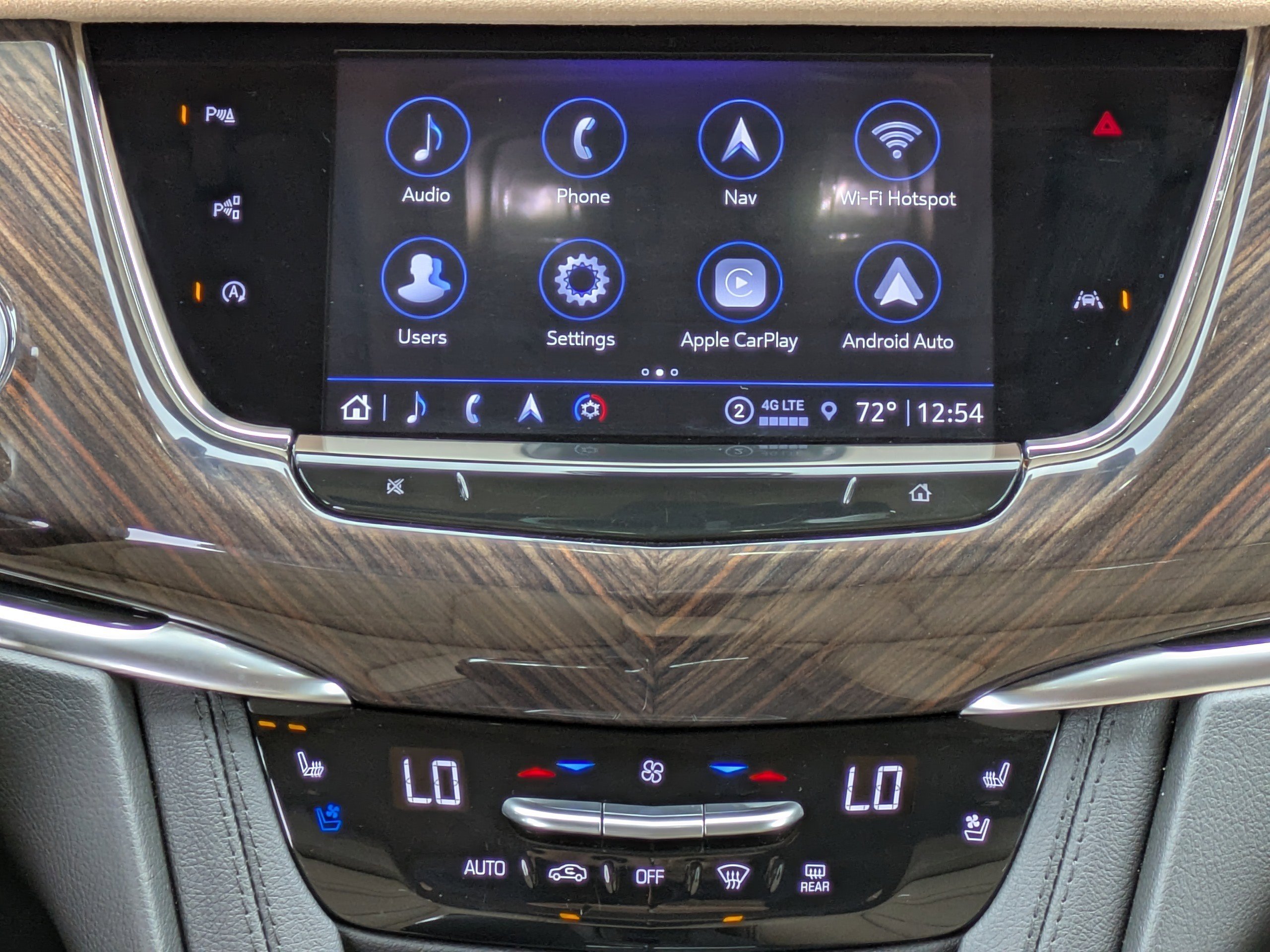 Certified 2025 Cadillac XT6 Premium Luxury w/ Platinum Package image 17