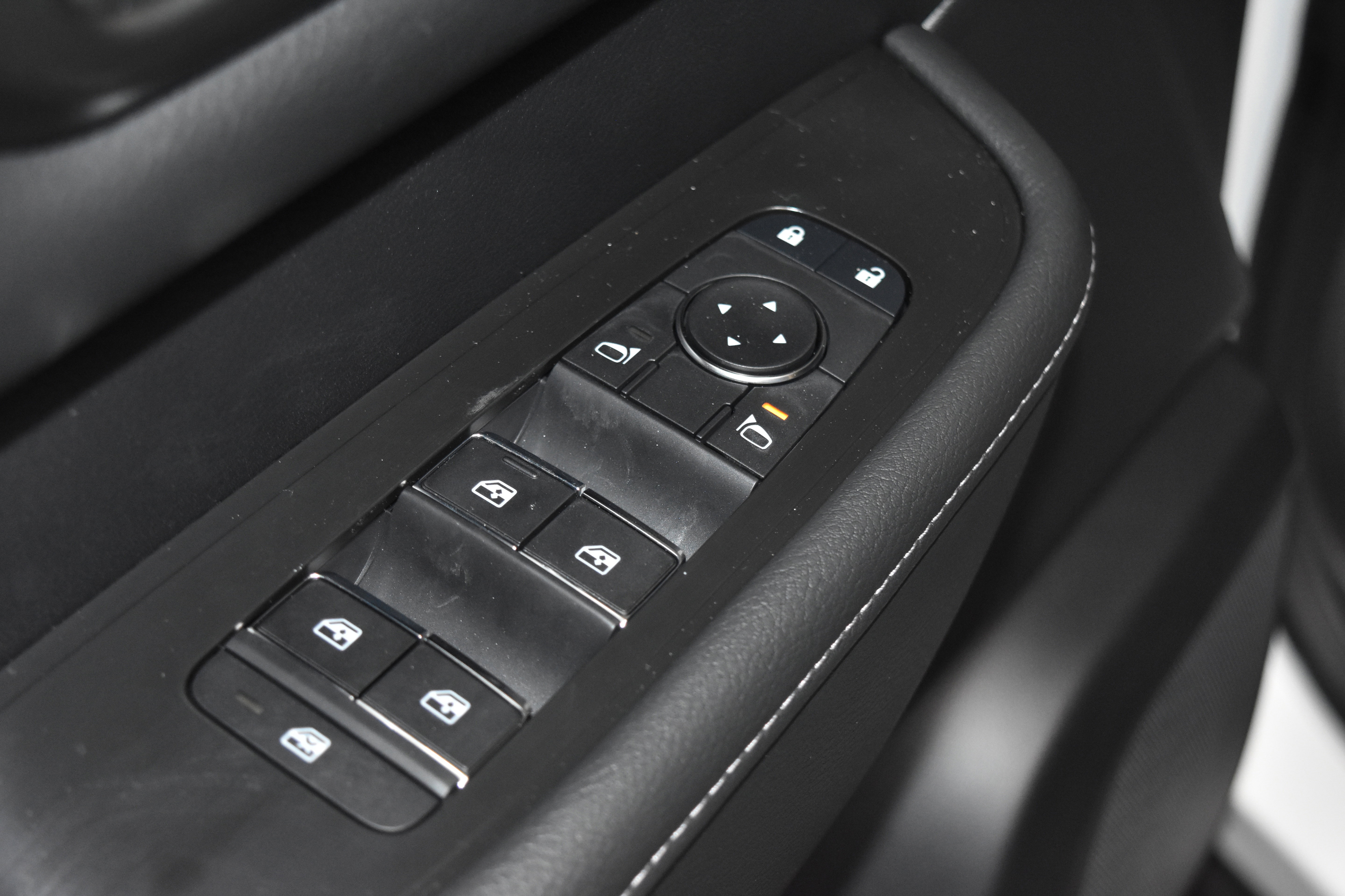 New 2026 Nissan Armada SV image 4