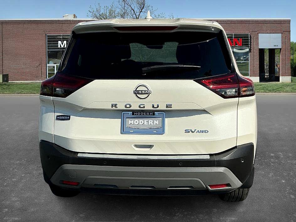 Certified 2023 Nissan Rogue SV image 3