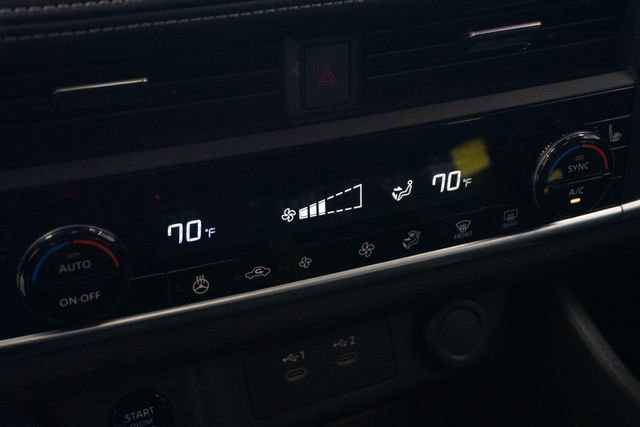 Used 2025 Nissan Rogue SV w/ SV Premium Package image 27