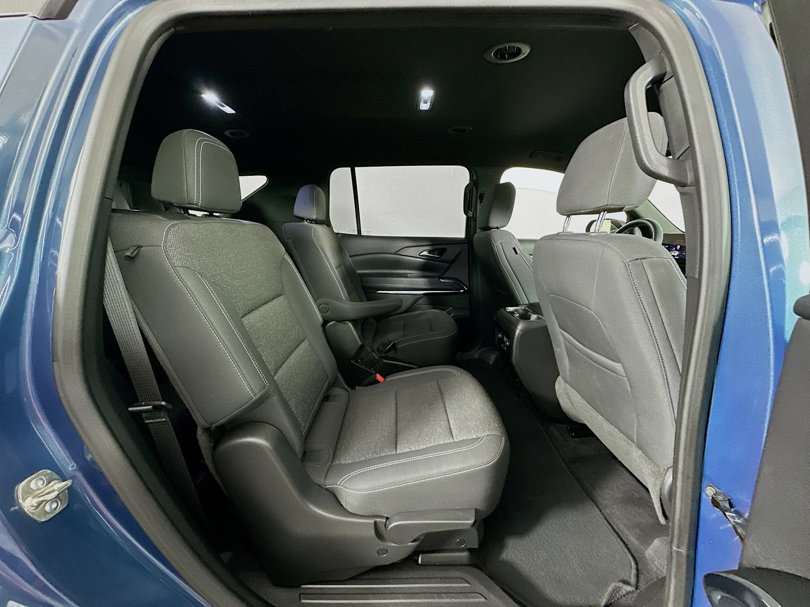 Used 2025 Chevrolet Traverse LT AWD/4WD image 28