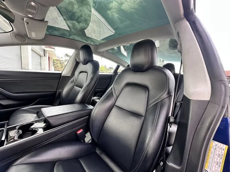 Used 2020 Tesla Model 3 Standard Range RWD image 16