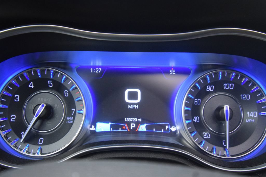 Used 2016 Chrysler 300 C AWD/4WD image 17