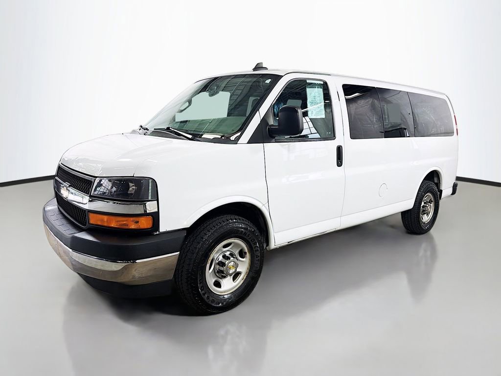 Used 2018 Chevrolet Express 3500 LT w/ LT Preferred Equipment Group RWD image 6