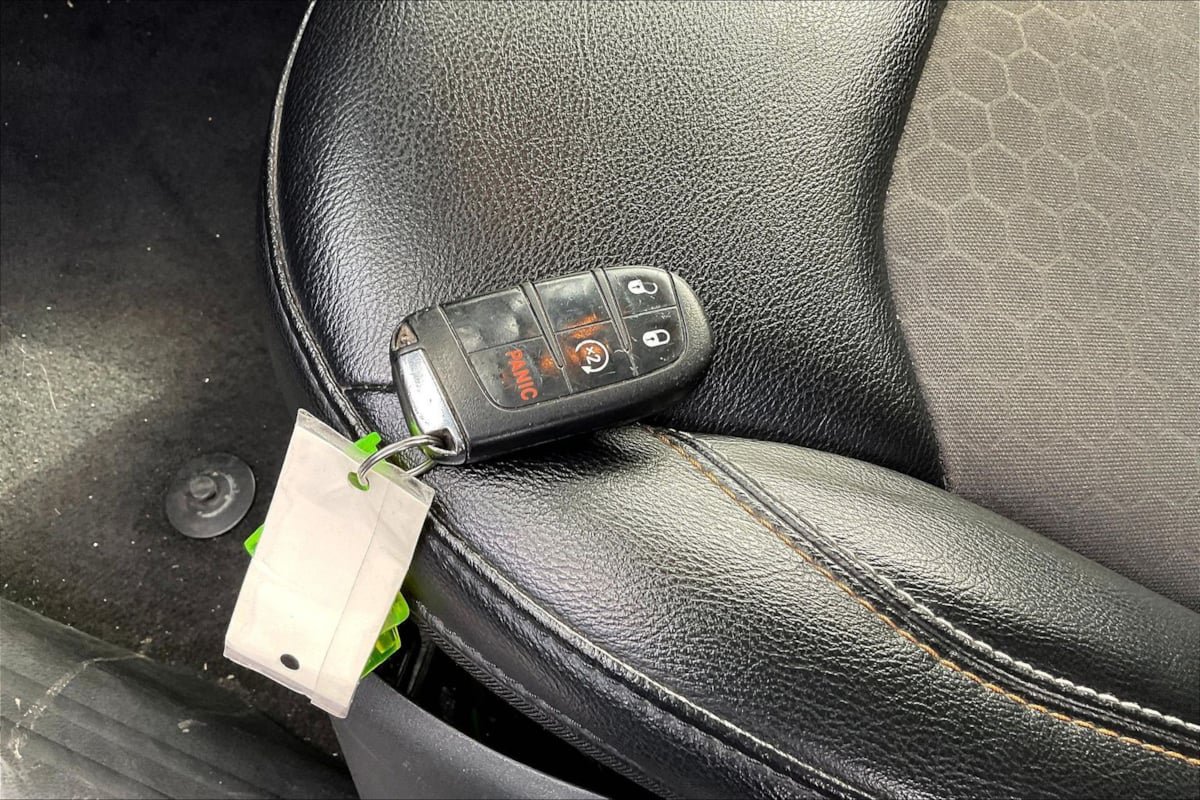 Used 2019 Jeep Compass Latitude w/ Popular Equipment Group FWD image 11