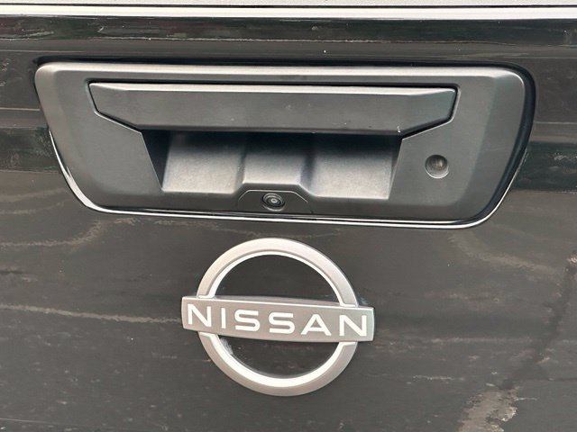Used 2022 Nissan Frontier SV AWD/4WD image 12