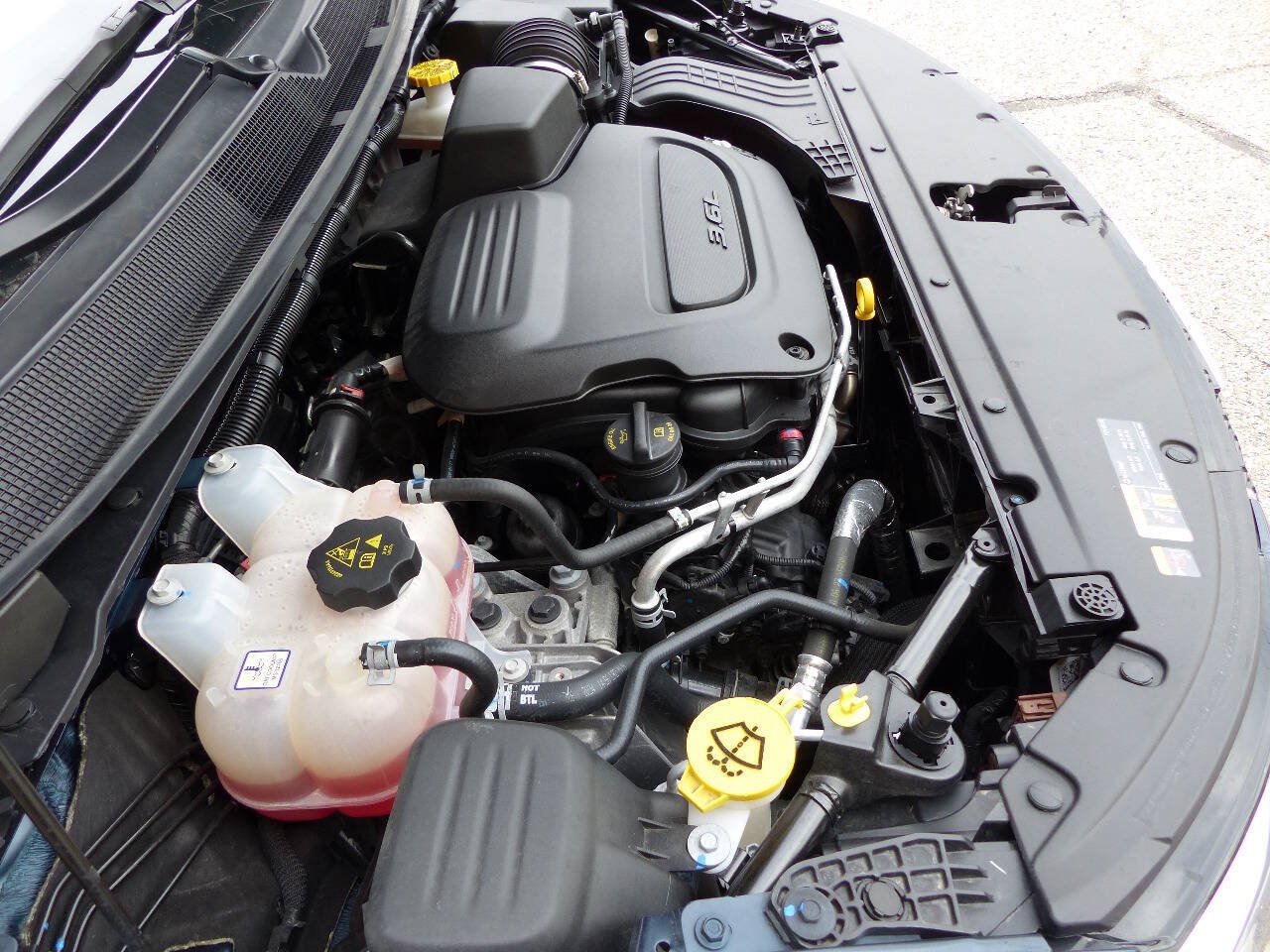 Used 2025 Chrysler Pacifica Select FWD image 30