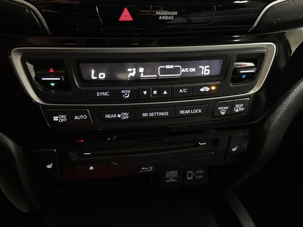 Used 2022 Honda Pilot Touring image 17
