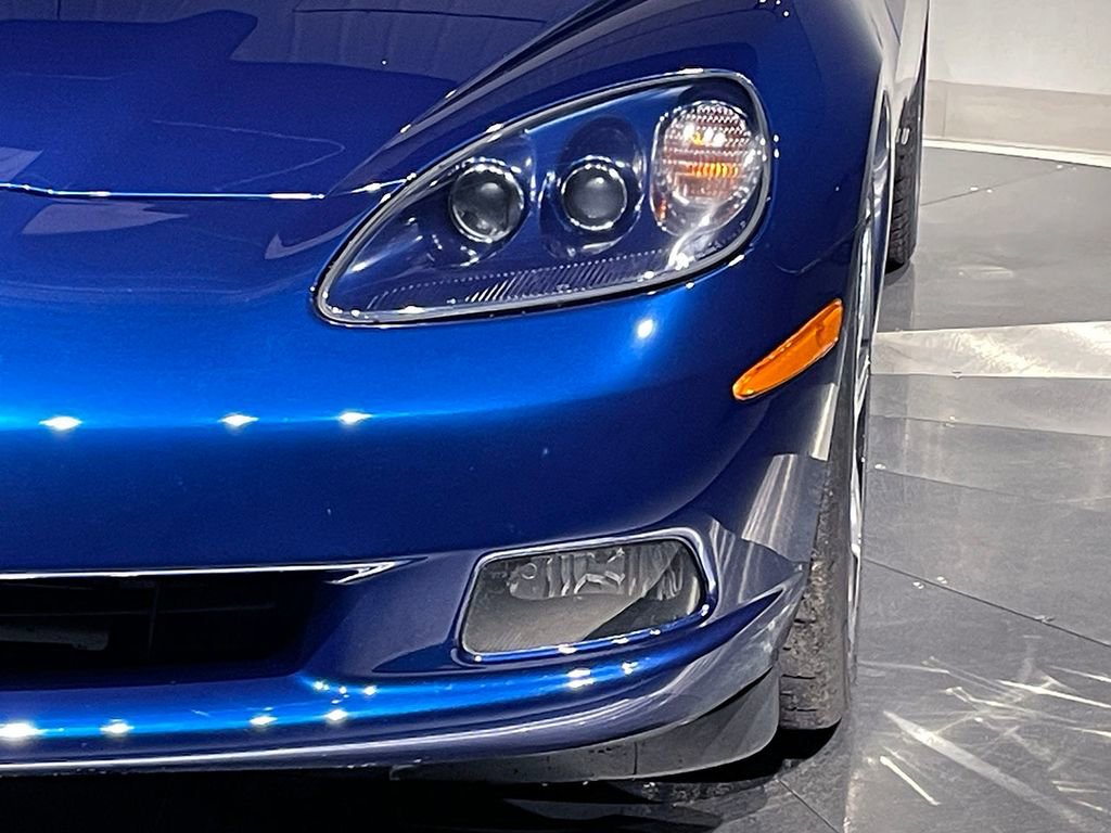 Used 2007 Chevrolet Corvette Coupe w/ Roof Package RWD image 4