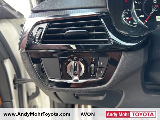 Used 2018 BMW M5 image 12