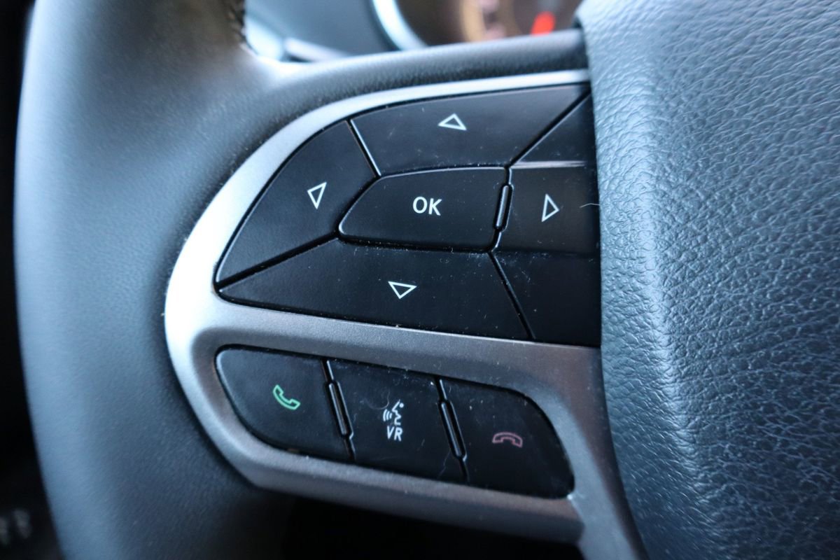 Used 2022 Jeep Cherokee Limited image 29