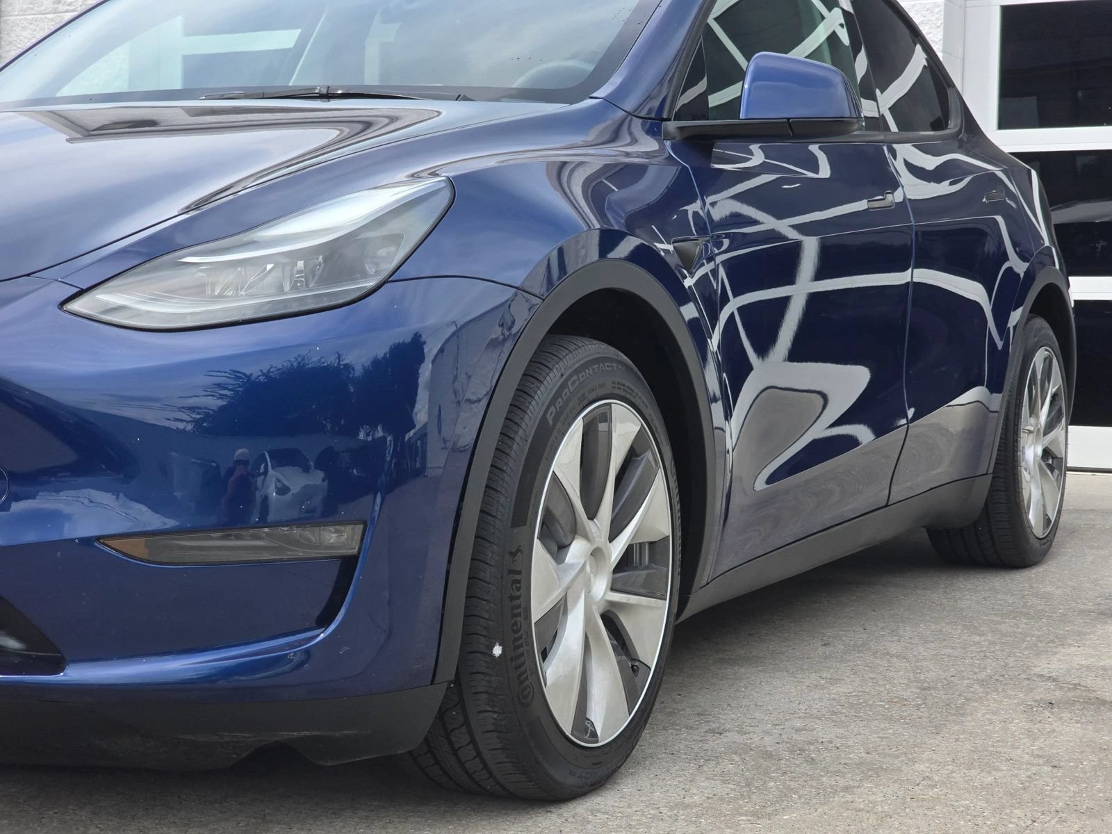 Used 2023 Tesla Model Y Long Range AWD/4WD image 40