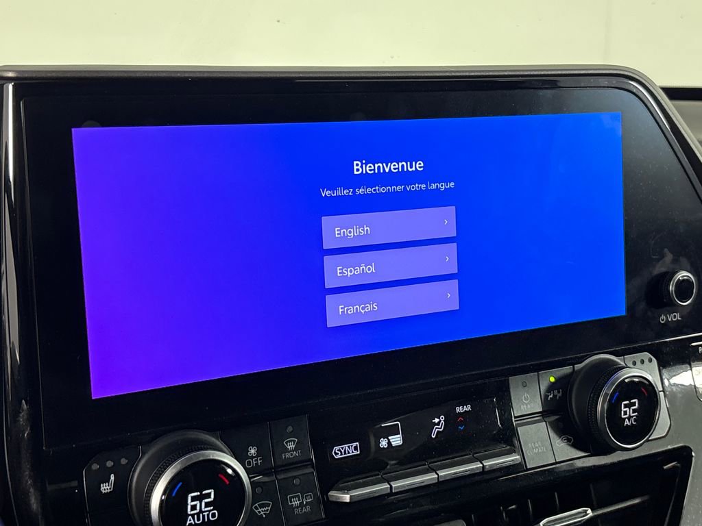 Used 2023 Toyota Highlander XLE image 18