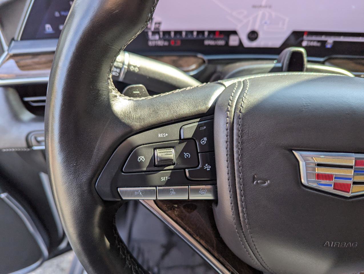 Used 2022 Cadillac Escalade ESV Sport Platinum AWD/4WD image 16