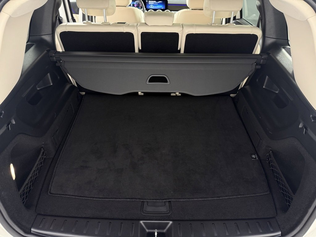 Used 2025 Mercedes-Benz GLB 250 4MATIC image 12