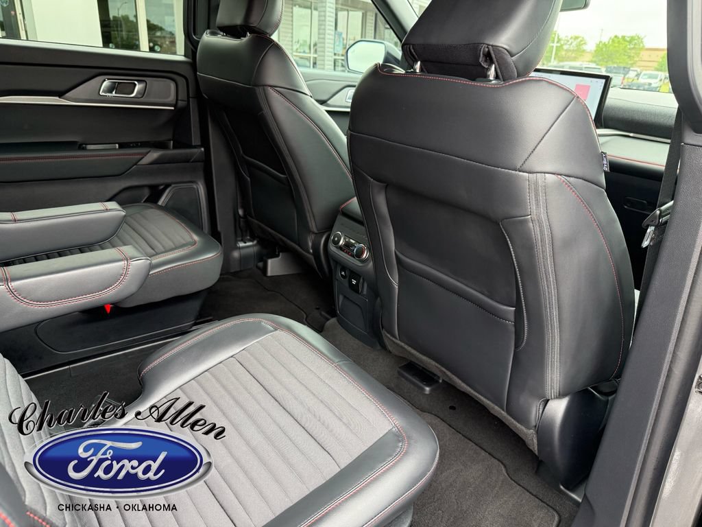 Used 2025 Ford Explorer ST-Line w/ Premium Package AWD/4WD image 17