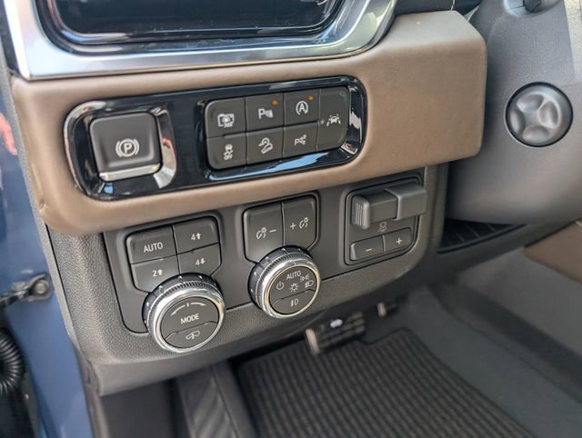 New 2026 GMC Yukon Denali Ultimate AWD/4WD image 16