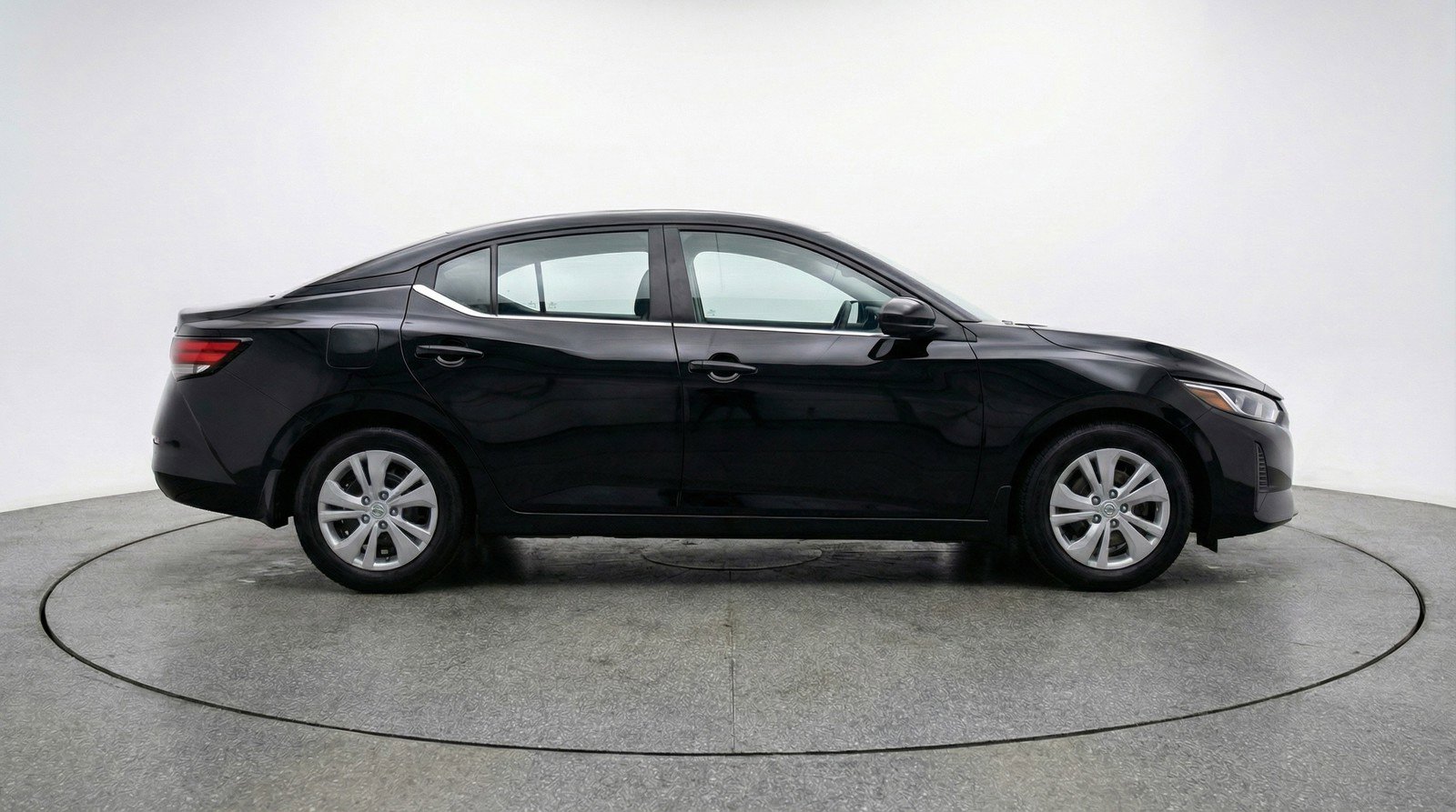 Used 2025 Nissan Sentra S FWD image 9