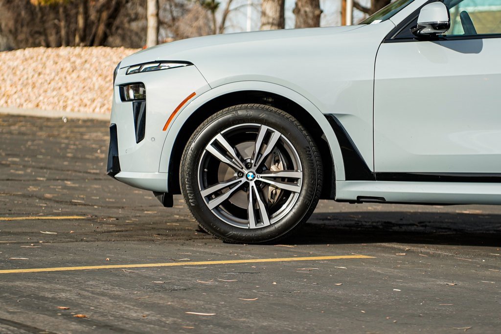 Used 2023 BMW X7 xDrive40i w/ M Sport Package image 8