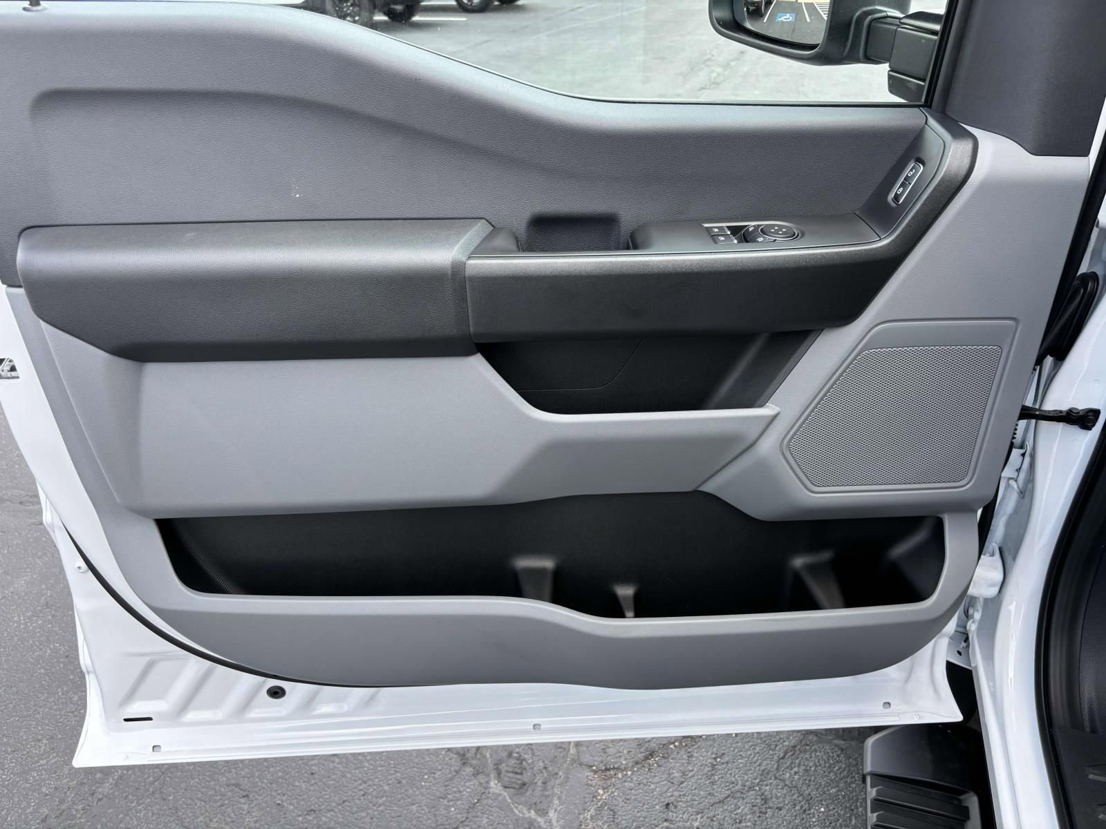 New 2025 Ford F550 4x4 Regular Cab Super Duty image 20