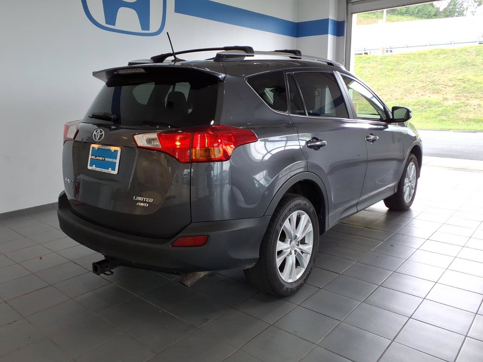 Used 2015 Toyota RAV4 Limited AWD/4WD image 5