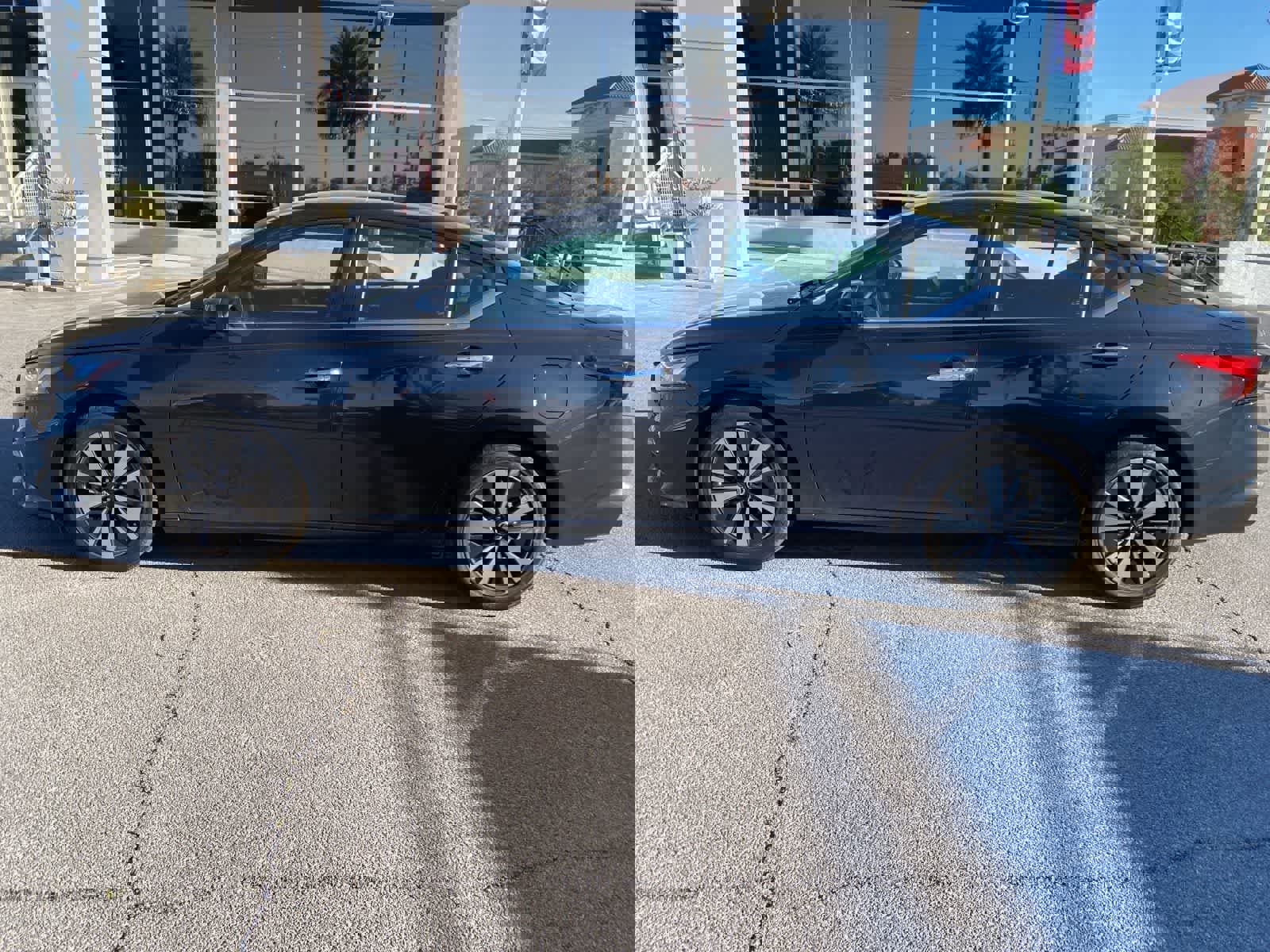 Used 2022 Nissan Altima 2.5 SV image 9