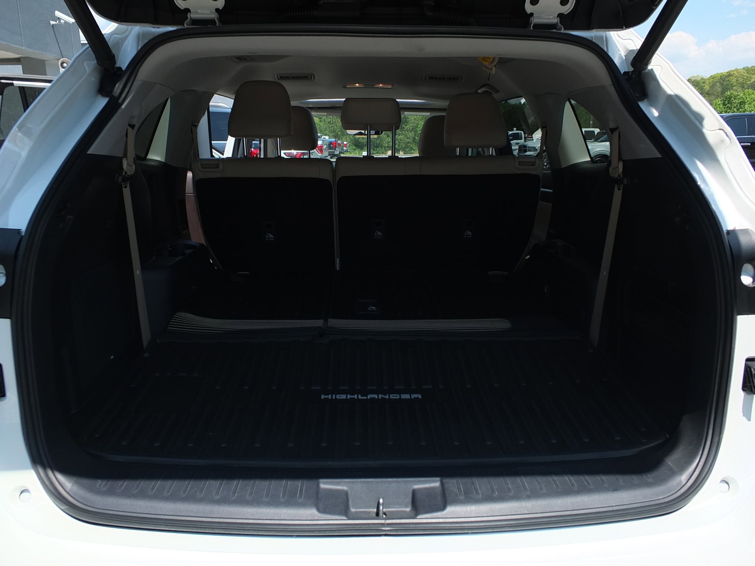 Used 2020 Toyota Highlander Limited FWD image 17