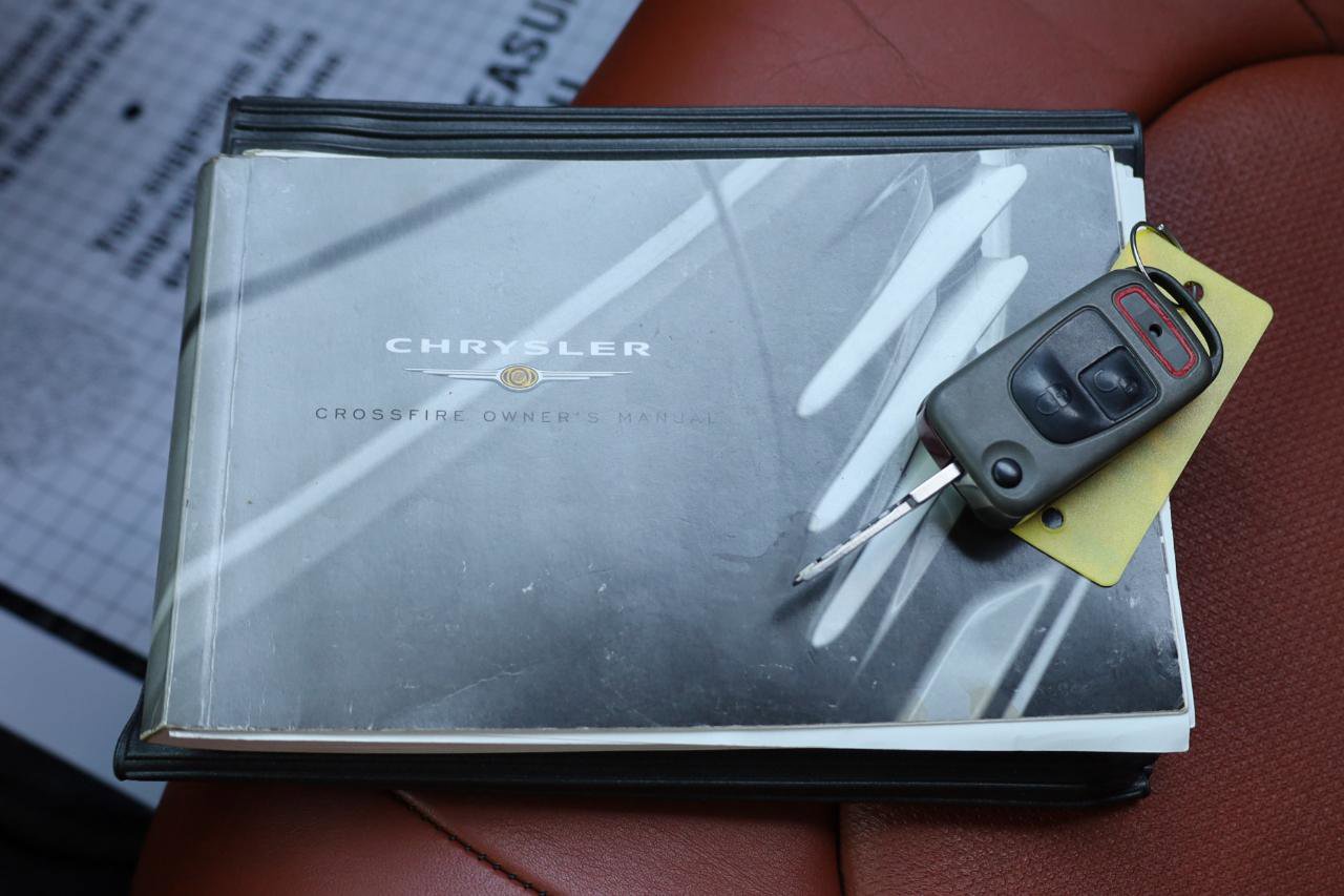 Used 2005 Chrysler Crossfire Limited image 13