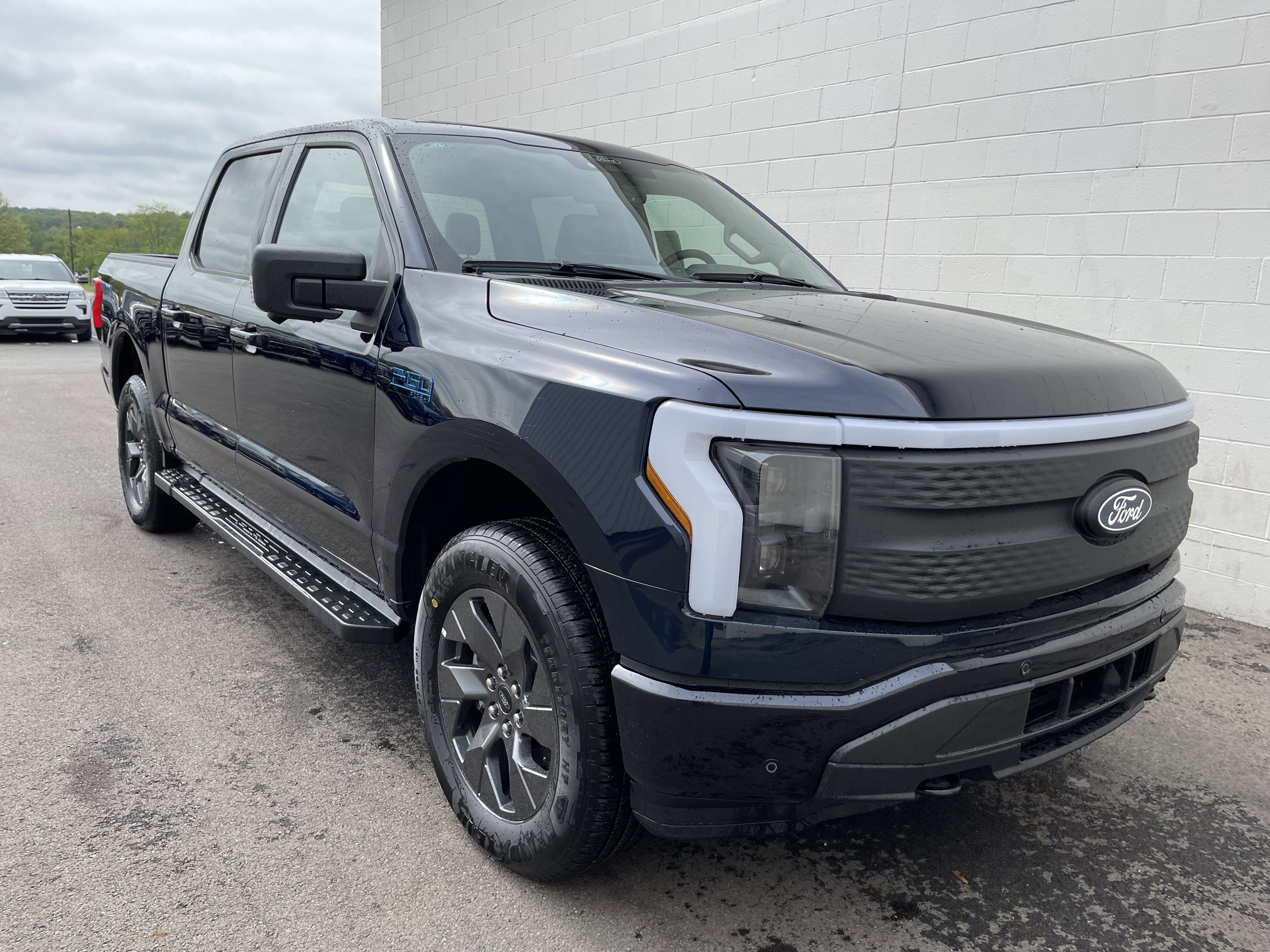 New 2025 Ford F150 Lightning Flash image 3