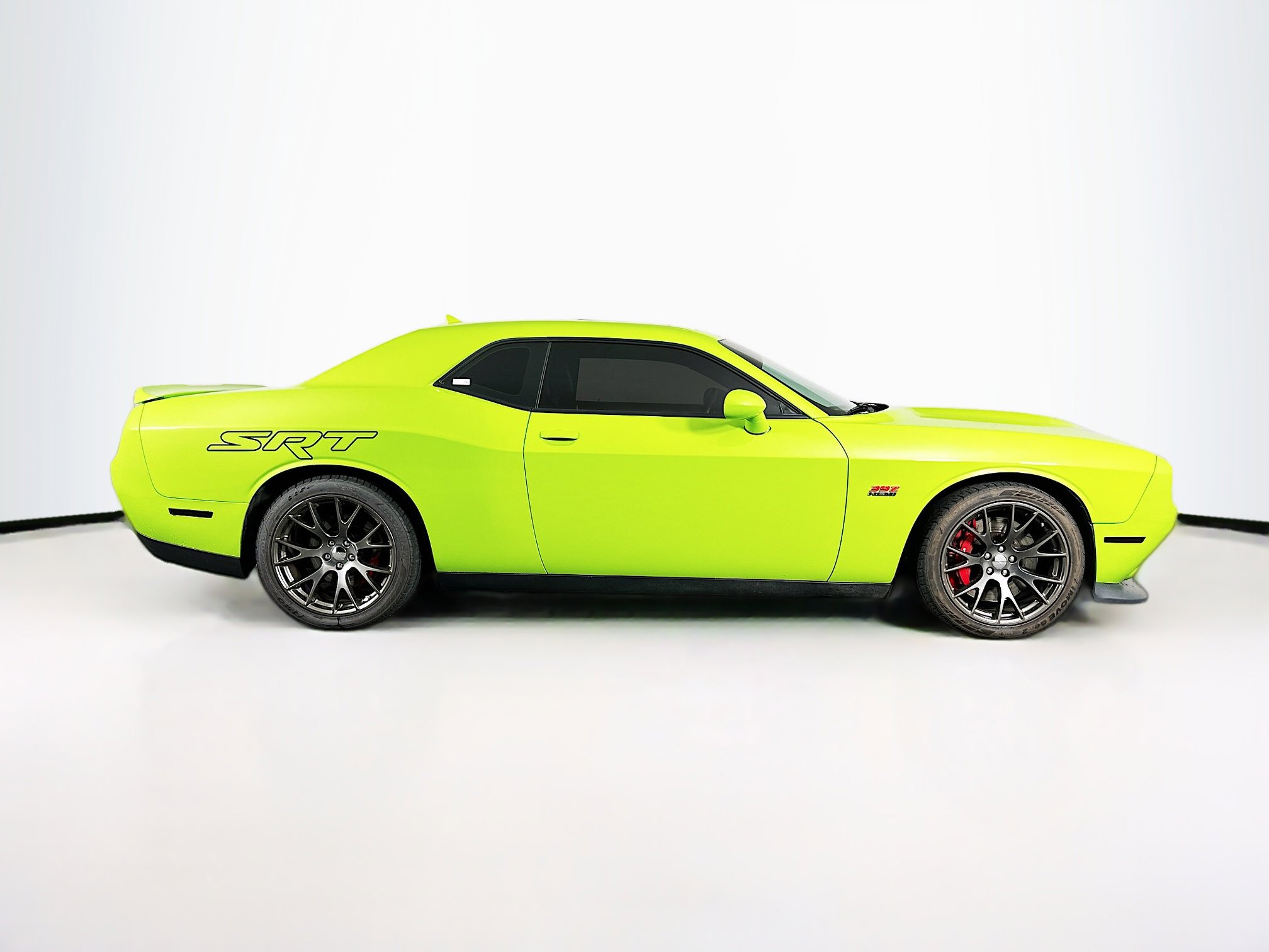 Used 2015 Dodge Challenger SRT w/ Technology Group RWD image 10