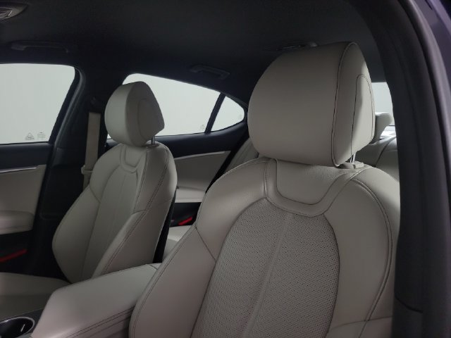 Used 2023 Genesis G70 2.0T RWD image 18