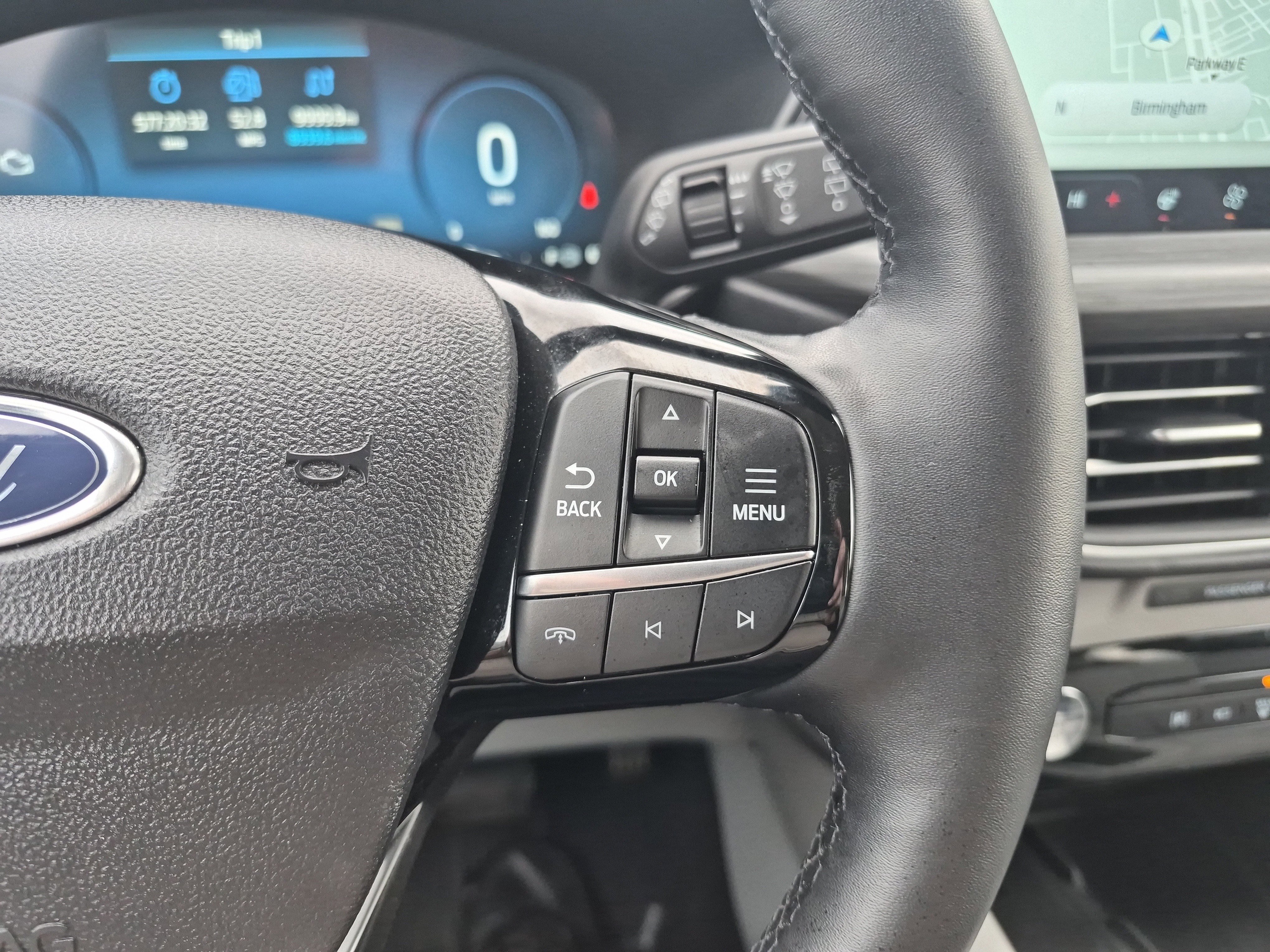 Certified 2025 Ford Escape SE w/ PHEV Premium Package FWD image 24