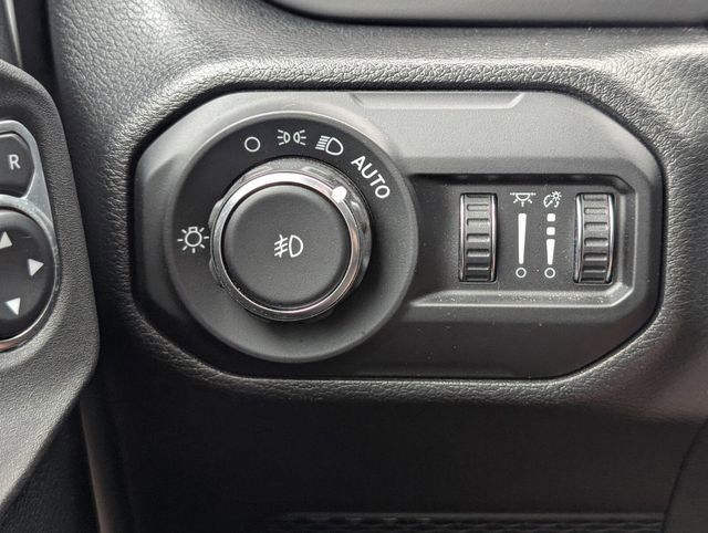 Used 2022 Jeep Wrangler Sport S image 23