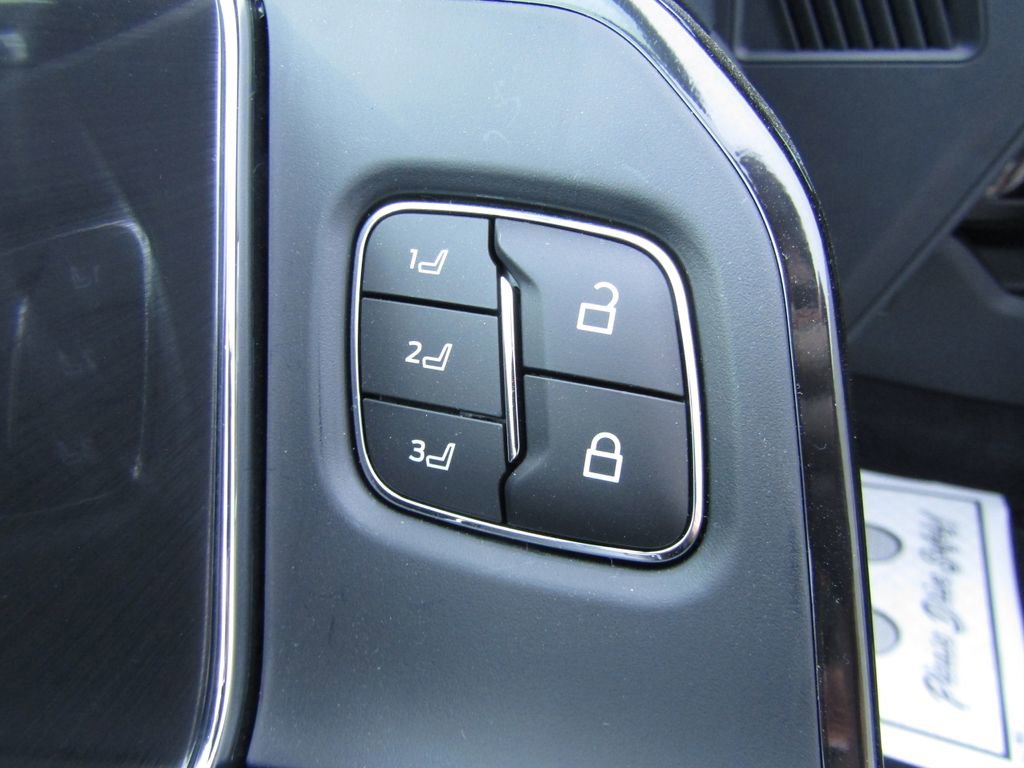 New 2025 Ford F150 Lightning Platinum w/ Dark Elements Package image 20