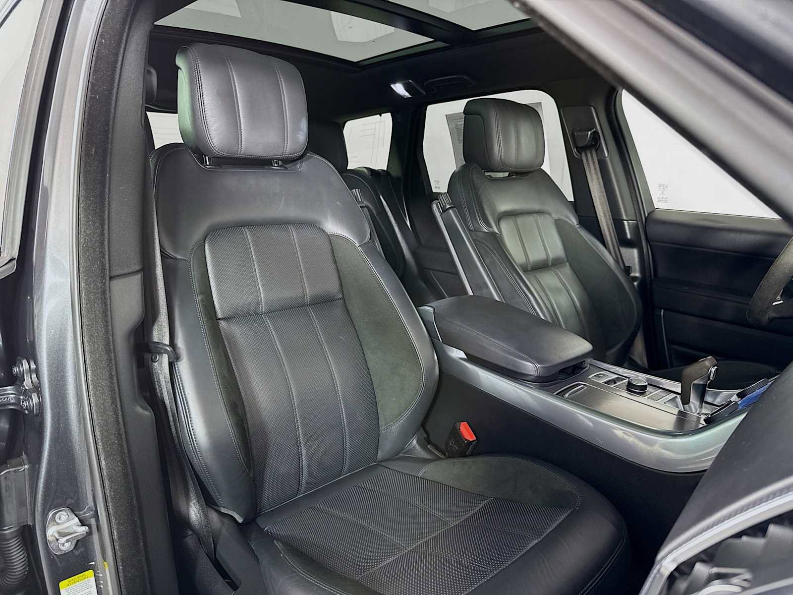 Used 2021 Land Rover Range Rover Sport HST image 26