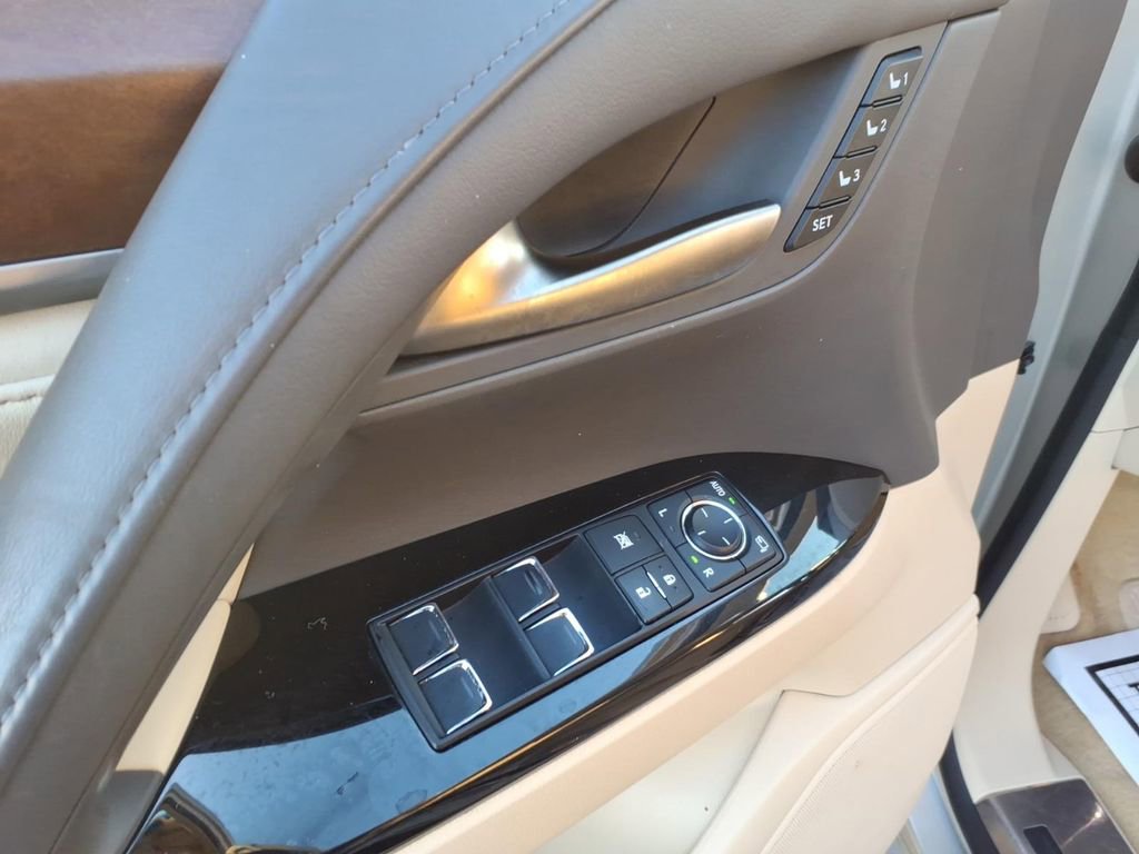 Used 2016 Lexus LX 570 4WD image 12