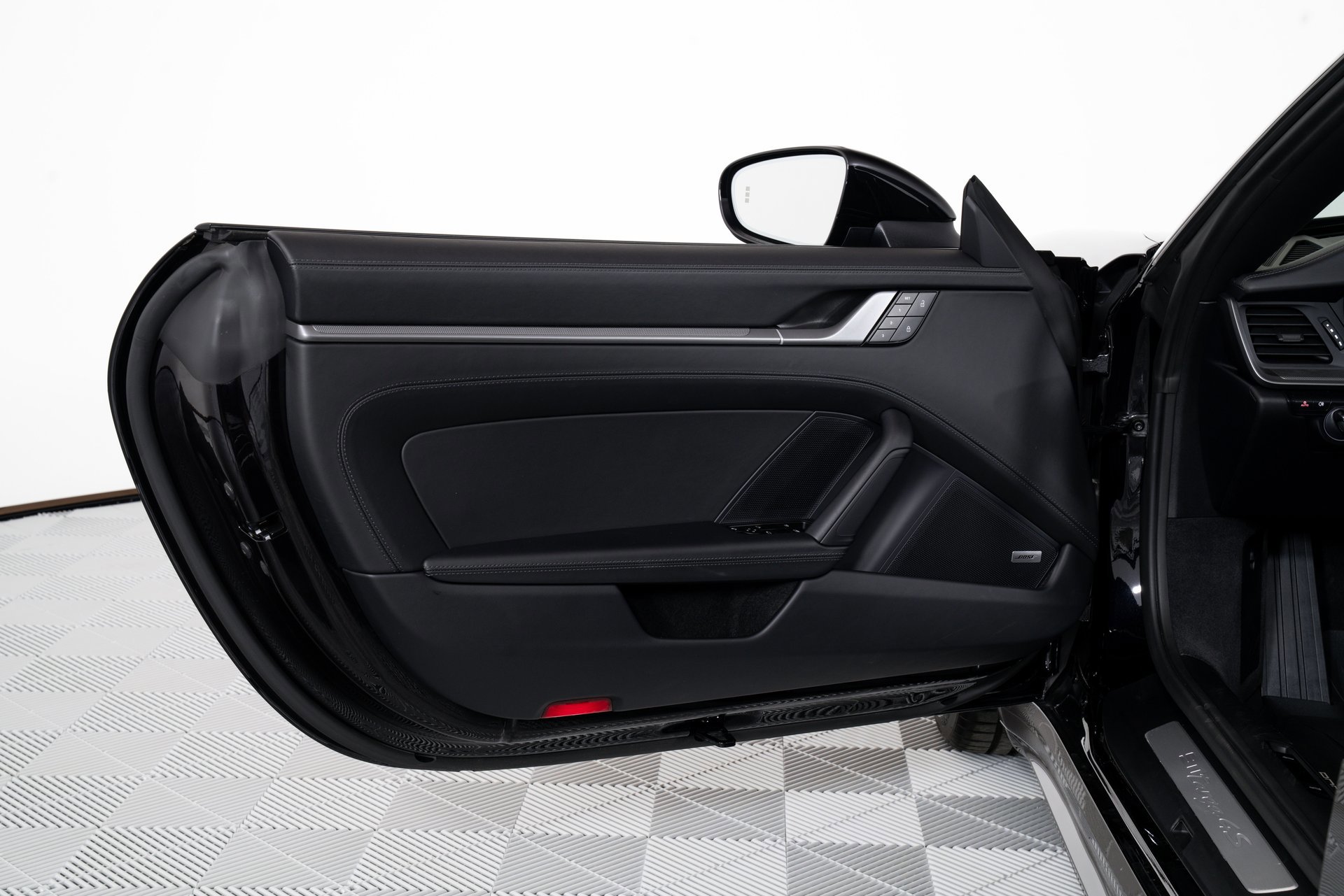 Used 2024 Porsche 911 Targa 4S w/ Premium Package image 18