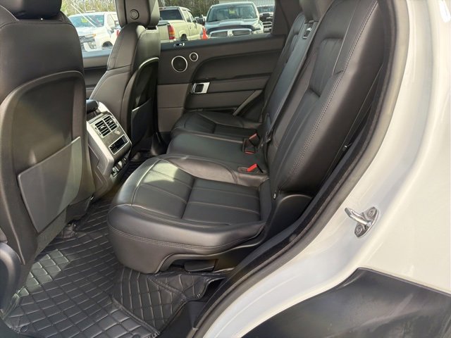 Used 2020 Land Rover Range Rover Sport SE image 24